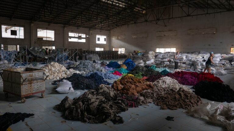 Fast Fashion vs. Sustainable Fashion