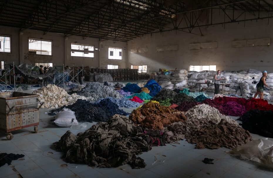 Fast Fashion vs. Sustainable Fashion